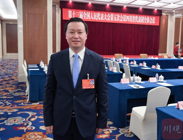 全國人大代表、廣安市委書記張彤  歐陽杰攝_副本.jpg