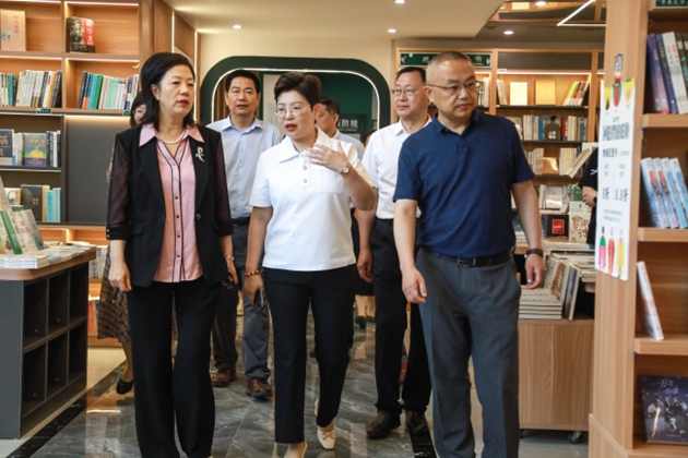 調研民建會員企業廣元市亦道書城.jpg