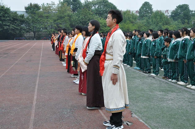誦讀中華傳統國學經典，踐行“五個學會三個規范”2.jpg